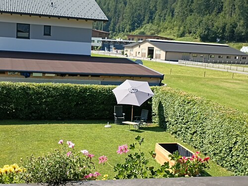 Ruhig, a resident of Nurach: a quiet, cozy retreat in the mountains, near the ski lifts and Pillersee.