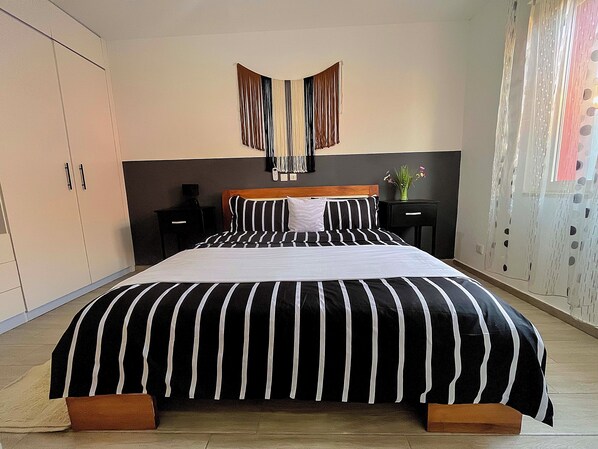 3 chambres, bureau, fer et planche à repasser, Wi-Fi gratuit
