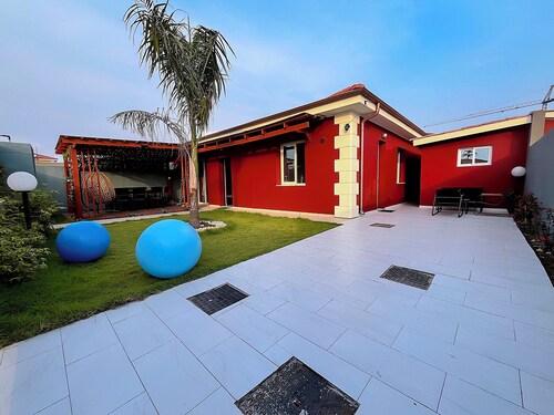 Cité Italia - Quiet & elegant villa with garden/terrace - near the beaches
