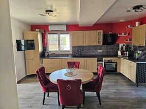 Private kitchen - Under the stars in the countryside (Paray-le-Frésil)
