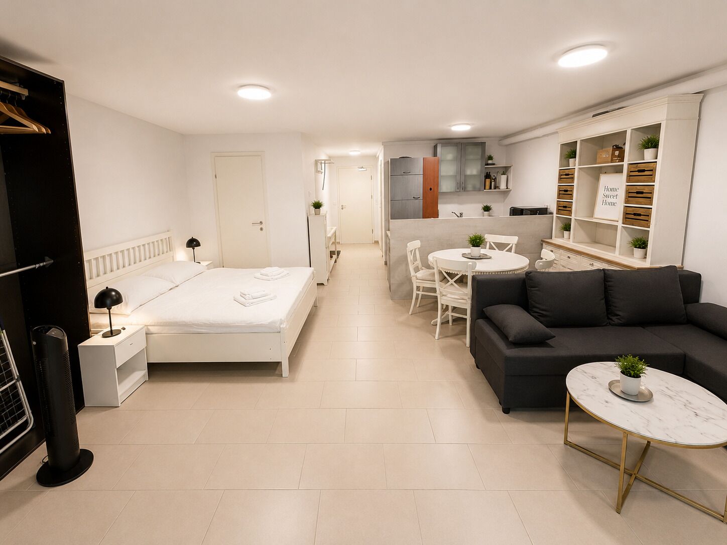 1 habitación, tabla de planchar con plancha, wifi y ropa de cama 