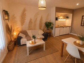 Living area - Bohemian & Nature Retreat (Nuaillé-d'Aunis)
