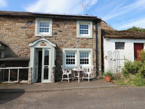 Exterior - ASHTREE COTTAGE, pet friendly, character holiday cottage in Penrith (Carlisle)
