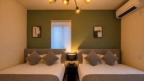 Villa de lujo, vista a la montaña | Ropa de cama de alta calidad y cortinas blackout