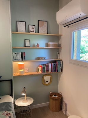 1 bedroom, desk, iron/ironing board, WiFi (free)