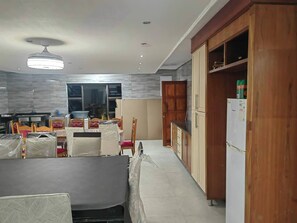 Casa, 4 dormitoris, accessible, balcó | Servei de restauració