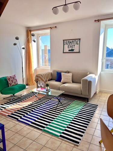 Appartement coloré T3 plein centre avec extérieur