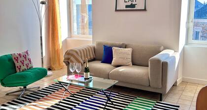 Appartement coloré T3 plein centre avec extérieur