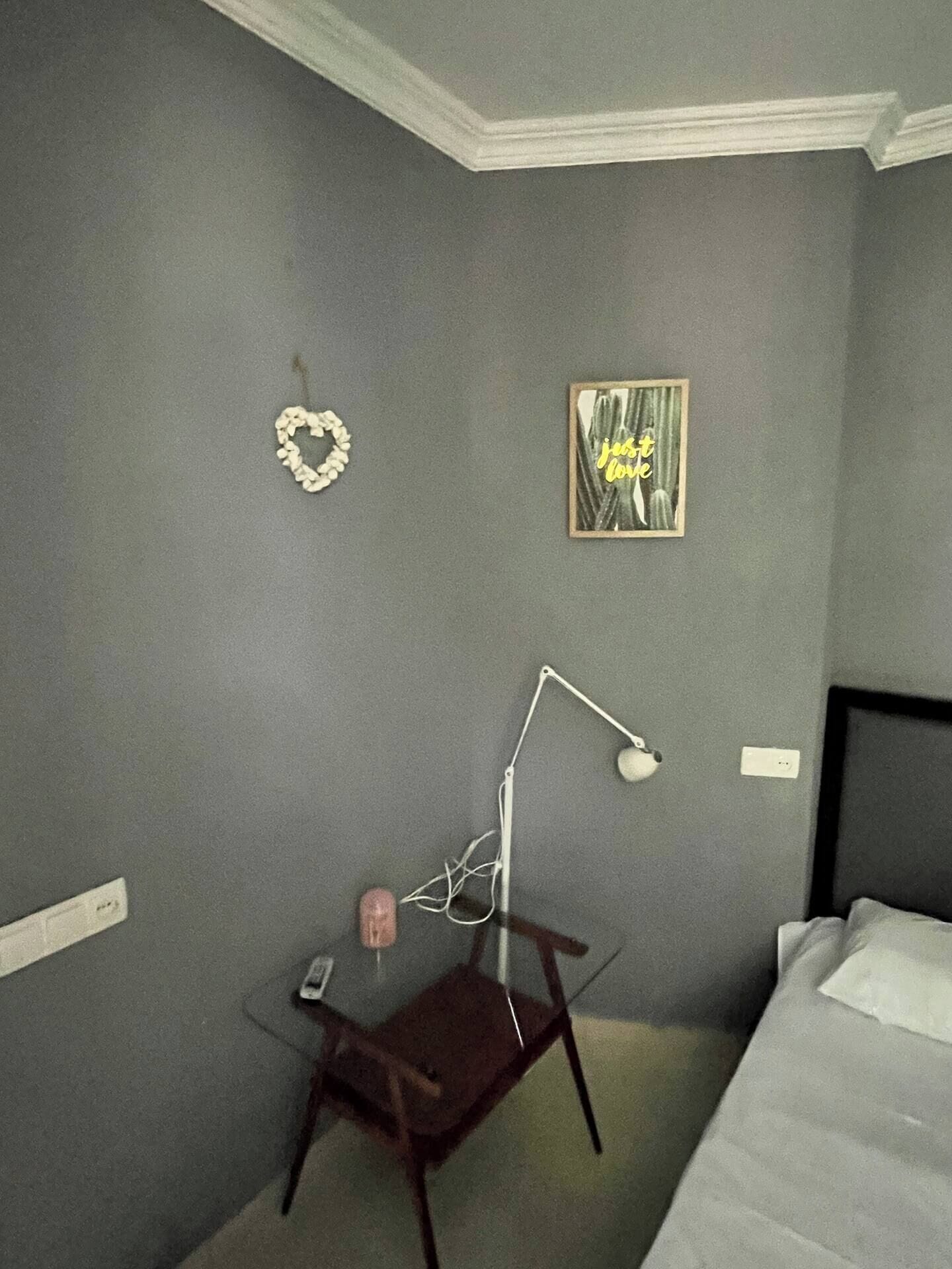 2 bedrooms, iron/ironing board, internet, bed sheets
