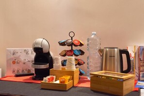 Kaffee und/oder Kaffeemaschine