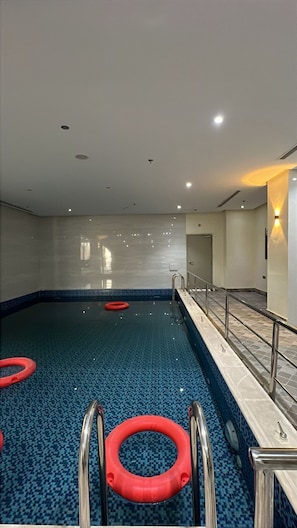 Indoor pool - Medhal Hotel (jeddah)