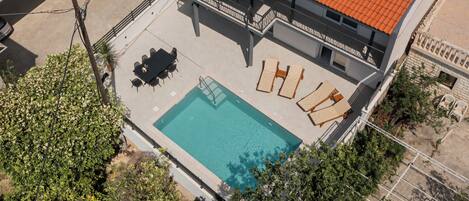 Outdoor pool, a heated pool