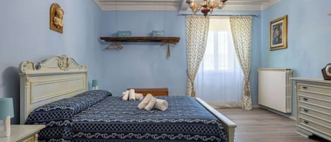 3 chambres, fer et planche à repasser, lit parapluie, Wi-Fi gratuit