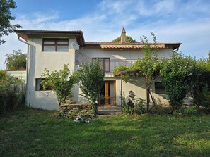 Exterior - Irakli Sea View Villa Spacious Retreat for 10 Guests (Banya)