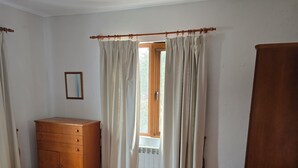 4 sovrum, strykjärn/strykbräda, wi-fi och sängkläder