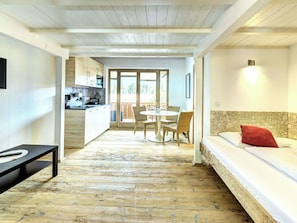 1 bedroom, travel crib, WiFi (free)
