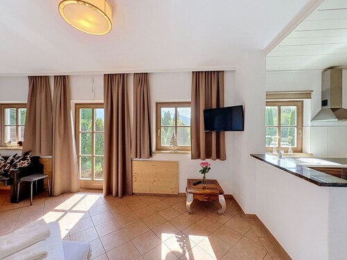 Cosy apartment in villa for 4 people with TV, terrace and pets allowed