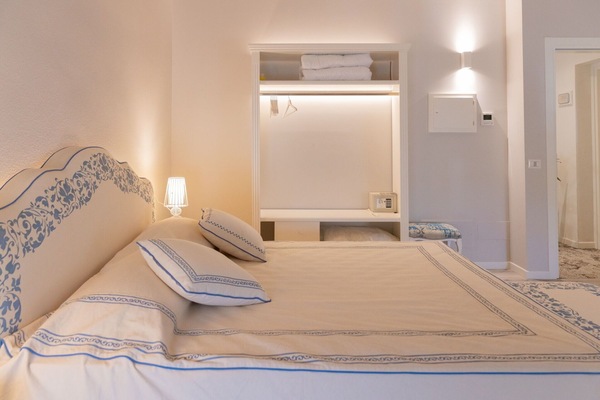 Autumn, Bedroom, Spring, Summer