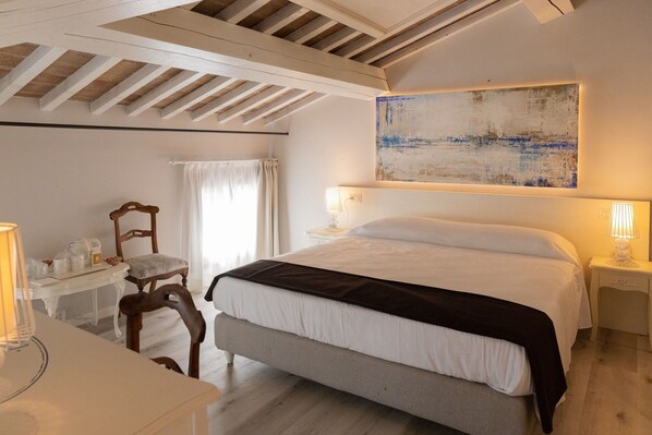 12 chambres, fer et planche à repasser, lit parapluie, Wi-Fi gratuit