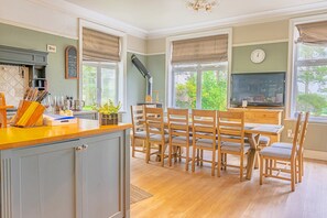 Unclassified image, 4 of 50, button - Cornish Retreat Near the Beach (Barnard Castle)