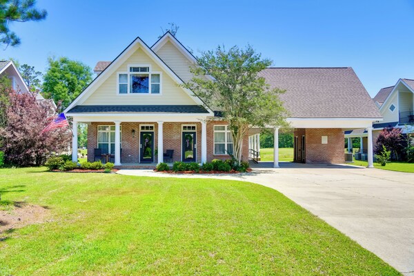 Pool Access + Golf View: 5br Springfield Home - Louisiana