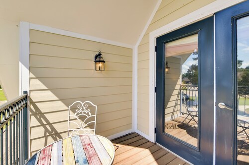 Pool Access + Golf View: 5BR Springfield Home