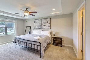 Interior - Fenced Yard! Monthly Stay, 4 Mi to Dtwn Clayton (Clayton)