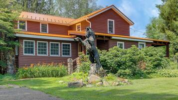 House (4 Bedrooms) | Front of property