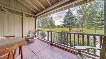 Apartment (3 Bedrooms) | Front of property