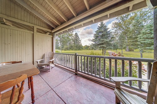 Walk to Conneaut Lake Park Resort! Quiet Home