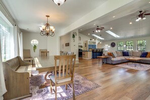 House (2 Bedrooms) | Interior