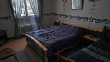 1 chambre, fer et planche à repasser, Wi-Fi gratuit, draps fournis