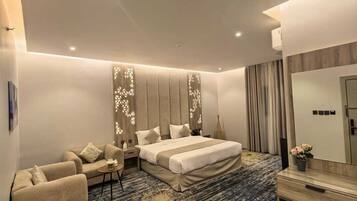 In-room safe, desk, laptop workspace, soundproofing