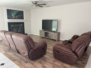 Living area - Cozy Tampa Home (Tampa)