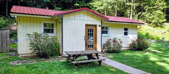 Escape the hustle and reconnect with nature at Outpost, your stay tucked along the borders of Shawnee State Forest. Whether you're seeking a solo retreat, a romantic getaway, or a weekend with friends, this spot offers a blend of woods & comfort.