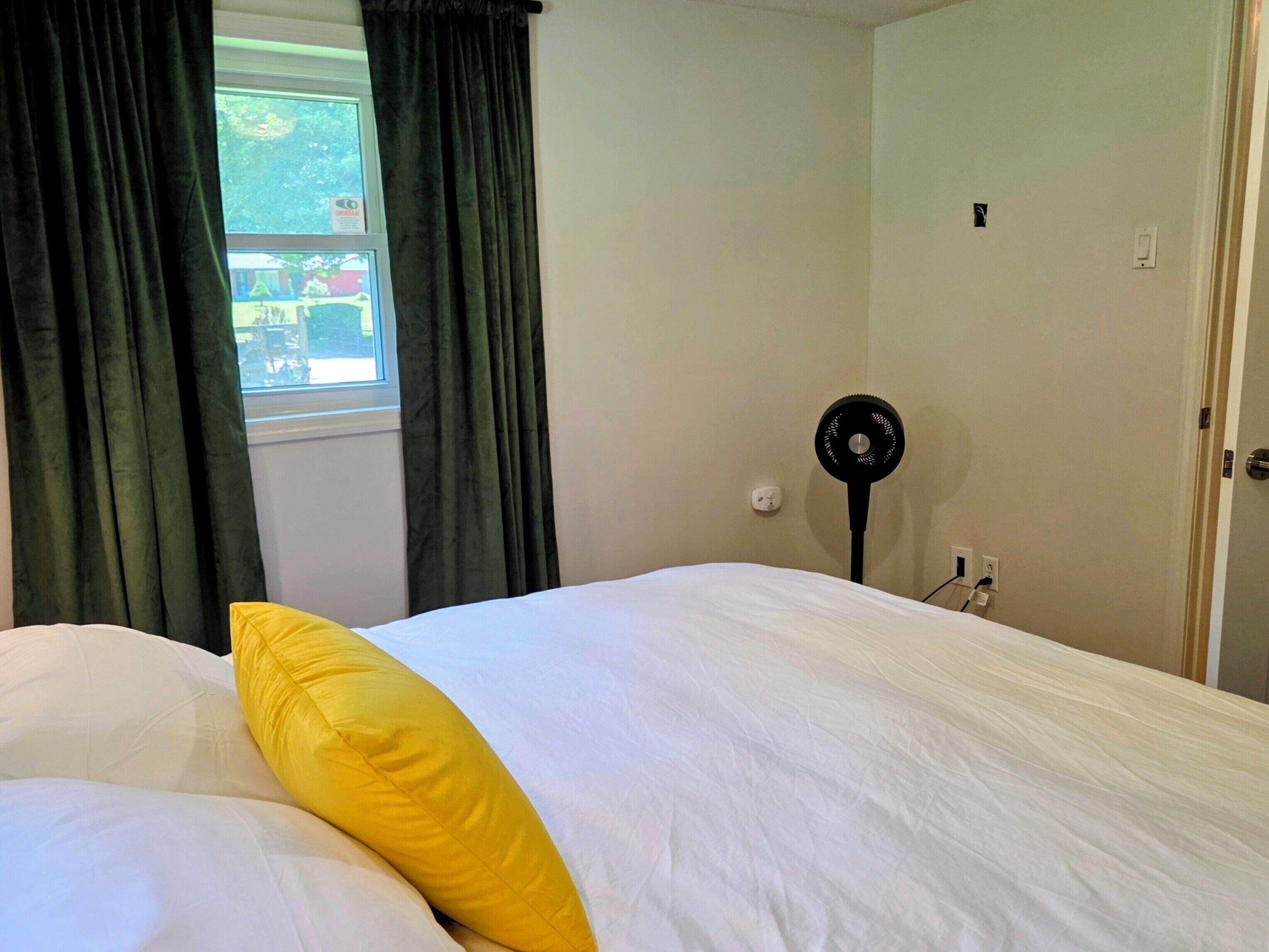 2 bedrooms, WiFi (free), bed sheets