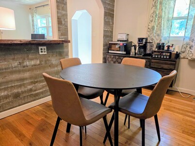 Escape the hustle and reconnect with nature at Outpost, your stay tucked along the borders of Shawnee State Forest. Whether you're seeking a solo retreat, a romantic getaway, or a weekend with friends, this spot offers a blend of woods & comfort.