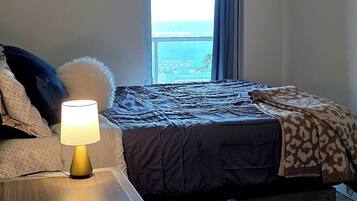 WiFi, bed sheets