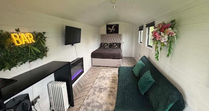 Littlelakelodge 2 Cabin With Hot Tub and Parking