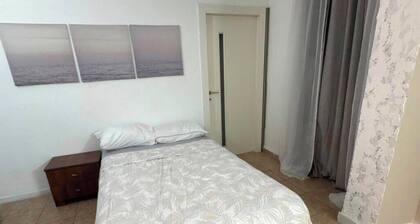 Lovely 1-bedroom apartment with AC in Daliyat al-Karmel