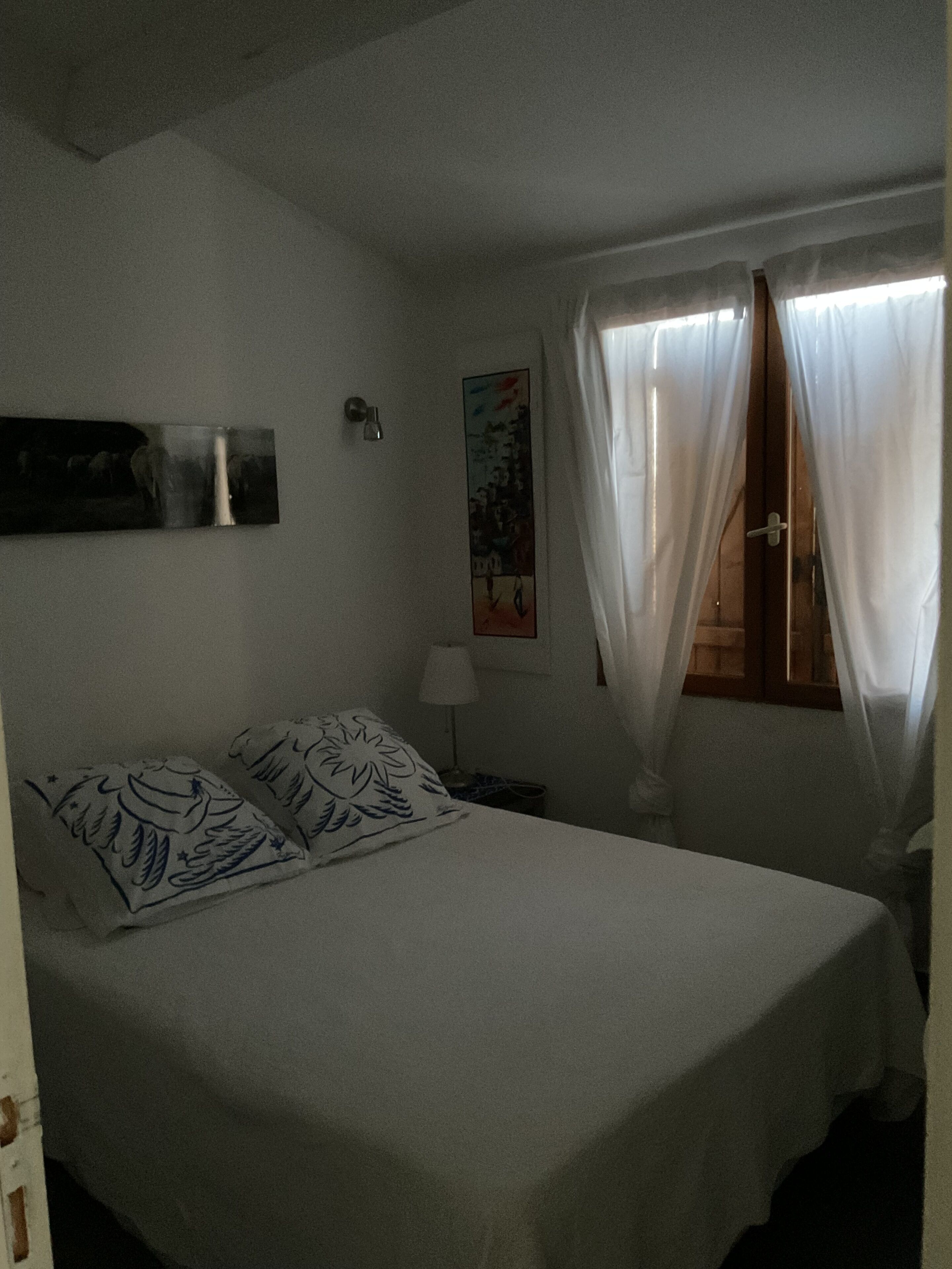 1 chambre, fer et planche à repasser, literie fournie