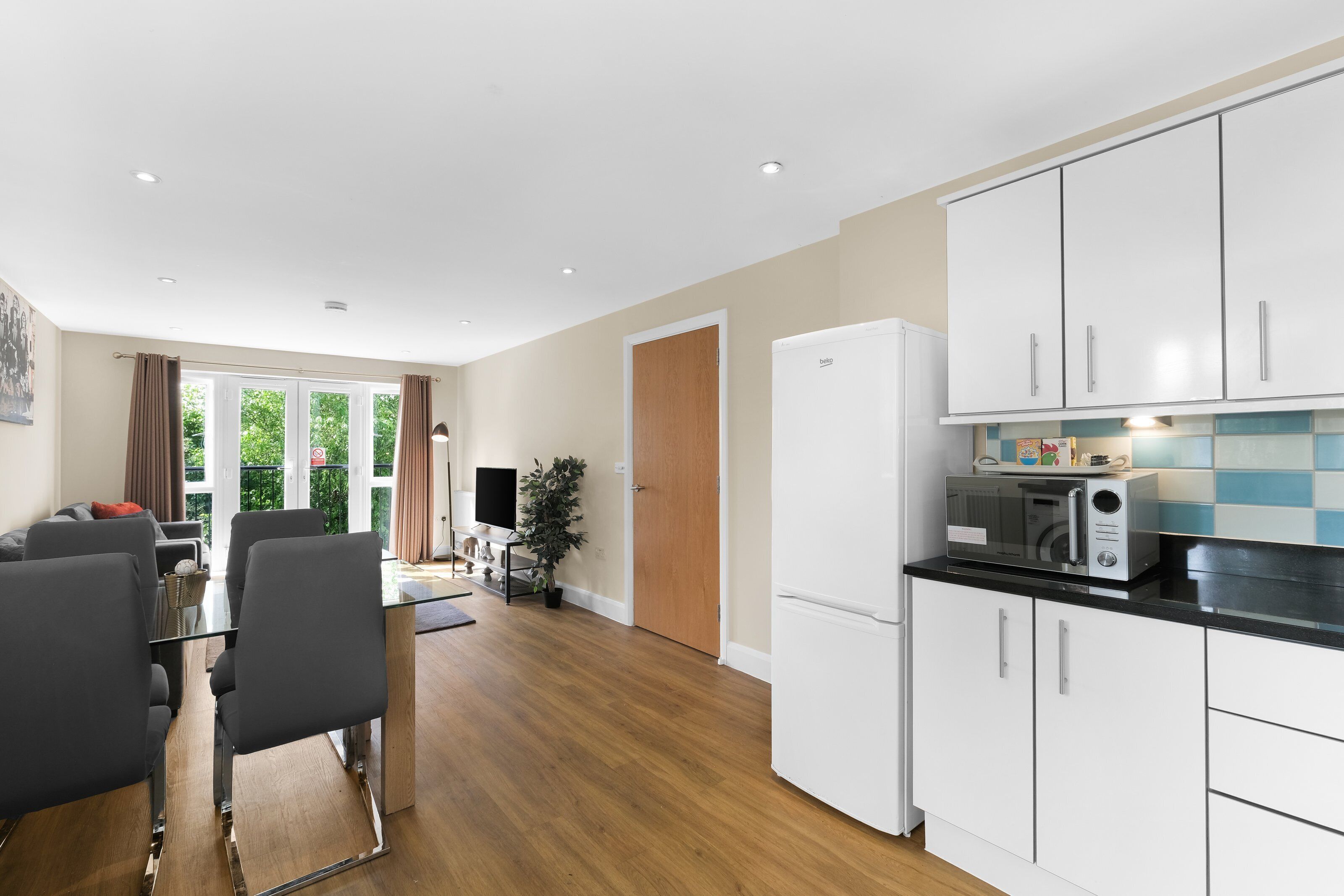 Basic Apartment, Balcony | Living area