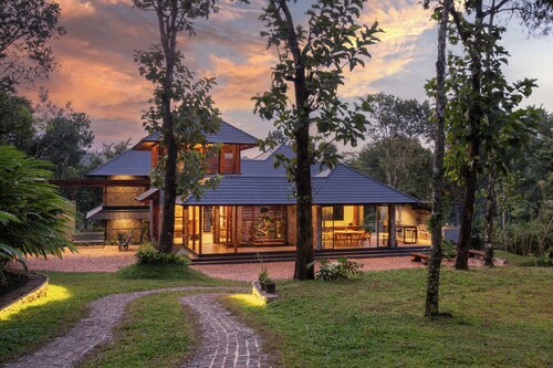 Card.Mem Estate Thekkady | Hill View Pool Villa Resort in Thekkady
