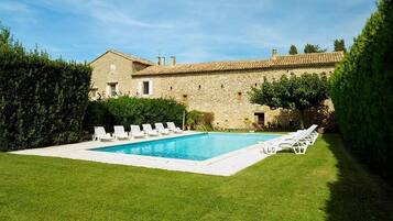 Double Room | Pool | Seasonal outdoor pool