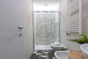 Bathroom - URBAN HOUSE • Near the Cathedral (Milano)