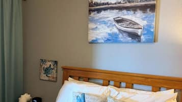 1 habitación, tabla de planchar con plancha, wifi y ropa de cama