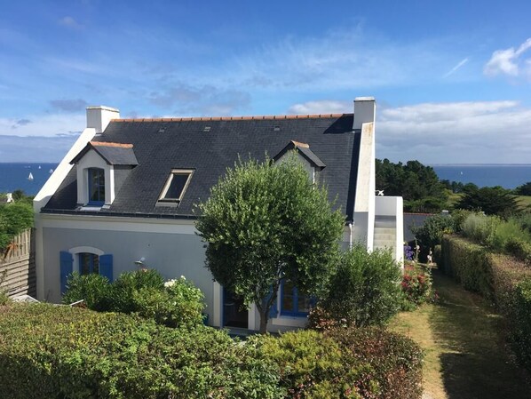 Exterior - House for rent, 5 minutes from the beach, Samzun, Belle-Île-en-Mer (Locmaria)