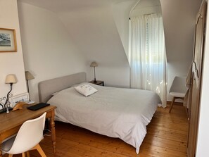 Room - House for rent, 5 minutes from the beach, Samzun, Belle-Île-en-Mer (Locmaria)