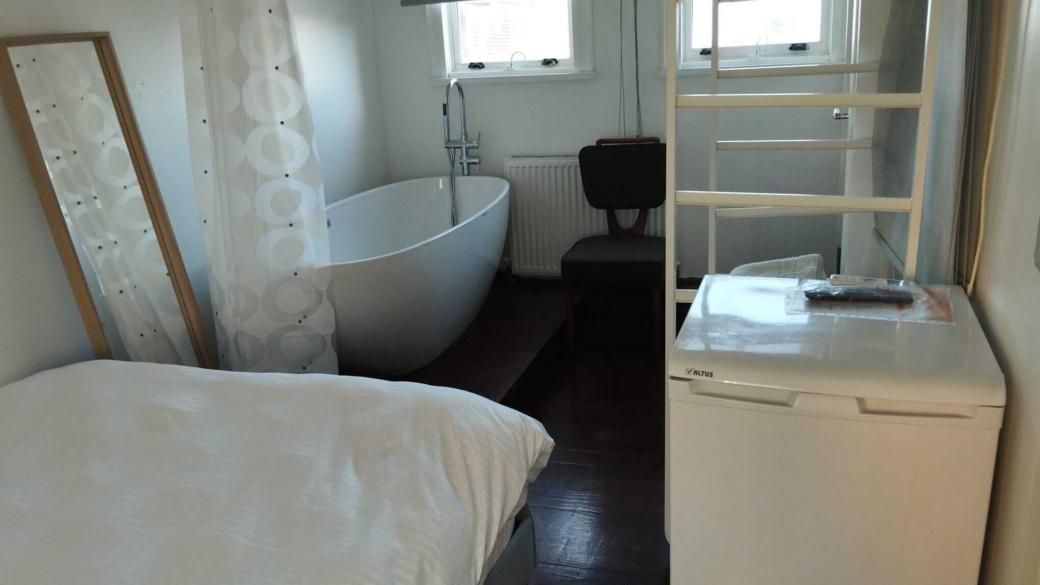 Chambre Deluxe double, vue sur la mer | Fer et planche à repasser, accès au Wi-Fi (inclus)