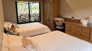 2 habitaciones, tabla de planchar con plancha, wifi y ropa de cama